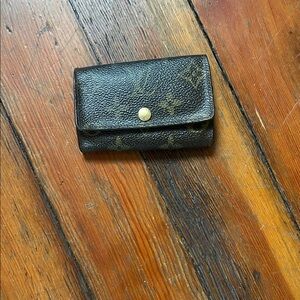 Louis Vuitton 6 Key Holder